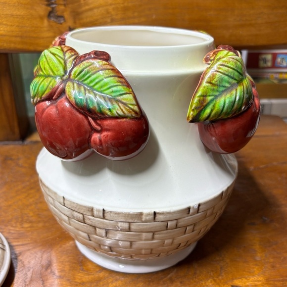 Vintage made in Japan Apple basket ceramic kitchen canister / cookie jar - Picture 7 of 9